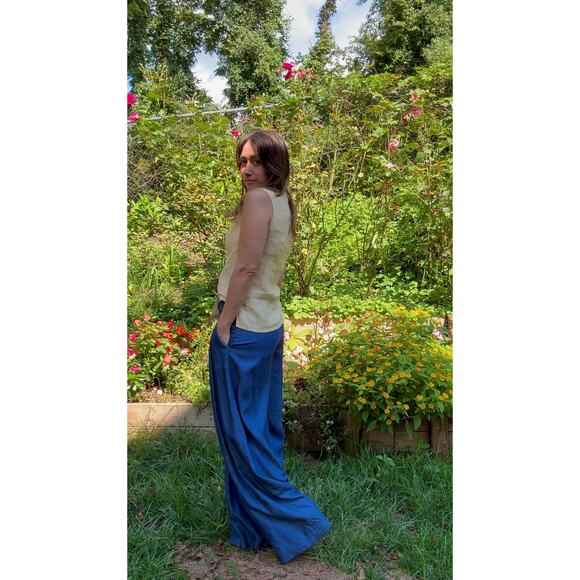 Linen-Blend Pin-Tucked Button Top – Solstice Last Light - Picture 9 of 10